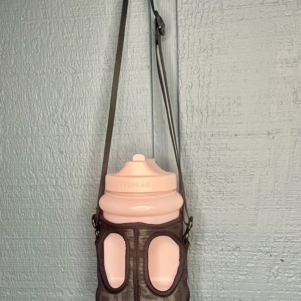 Hydro Flask Gray Insulated‎ Bottle Carrier Bag
